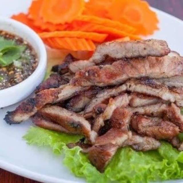 Grilled Marinated Pork (หมูหมักย่าง).
