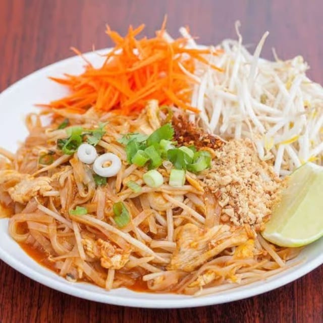 Pad Thai ผัดไทย.