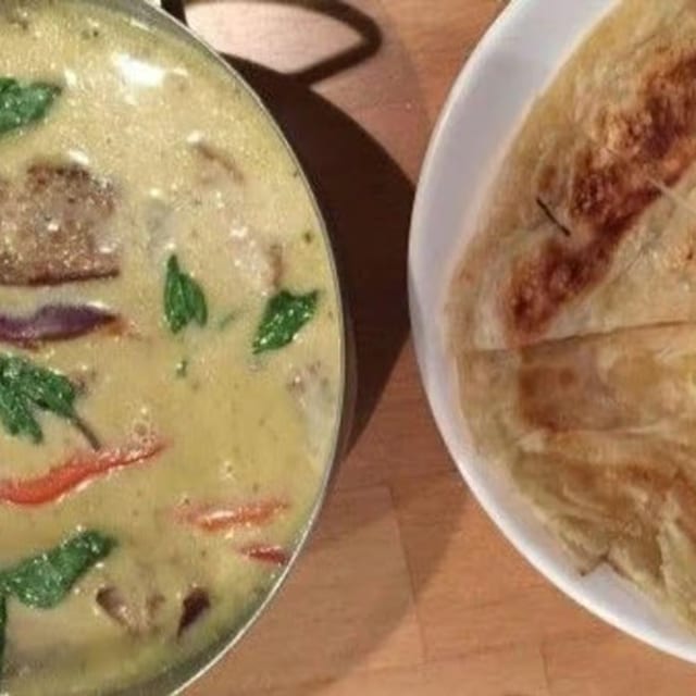 Eggplant Green Curry & Roti แกงเขียวหวานโรตี.