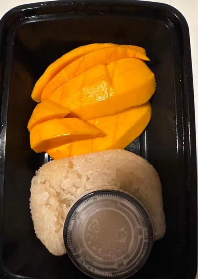 Mango Sticky Rice (Seasonal).