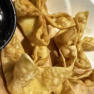 Crab Rangoon (เกี๊ยวห่อชีส)