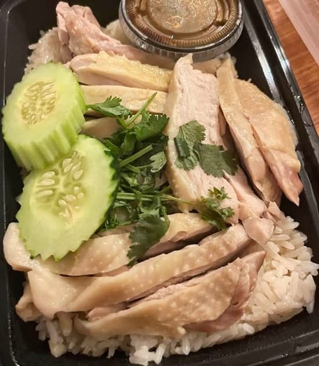 Hainan Chicken Rice ข้าวมันไก.